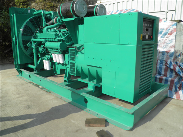 英德出租发电机 发电机组厂家：柴油发电机组的控制屏的作用是什么？